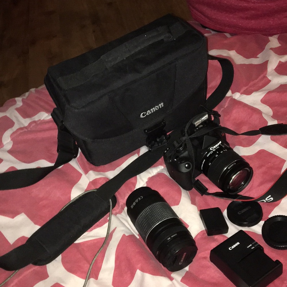 Canon camera - Picture 3 of 5